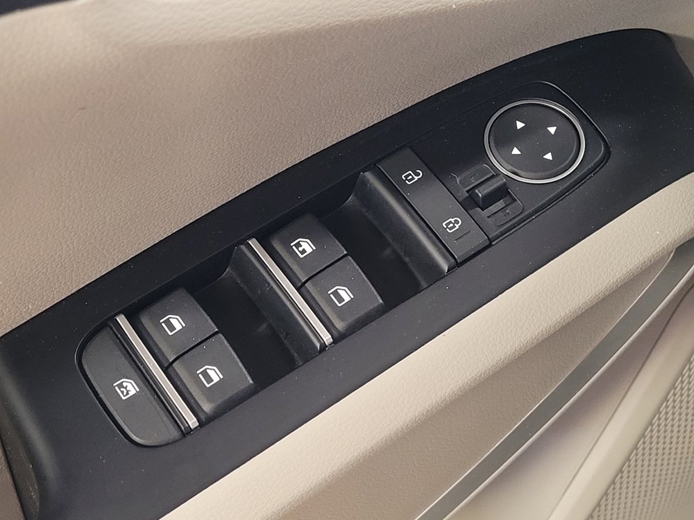 Used 2025 Kia Soul LX image 27