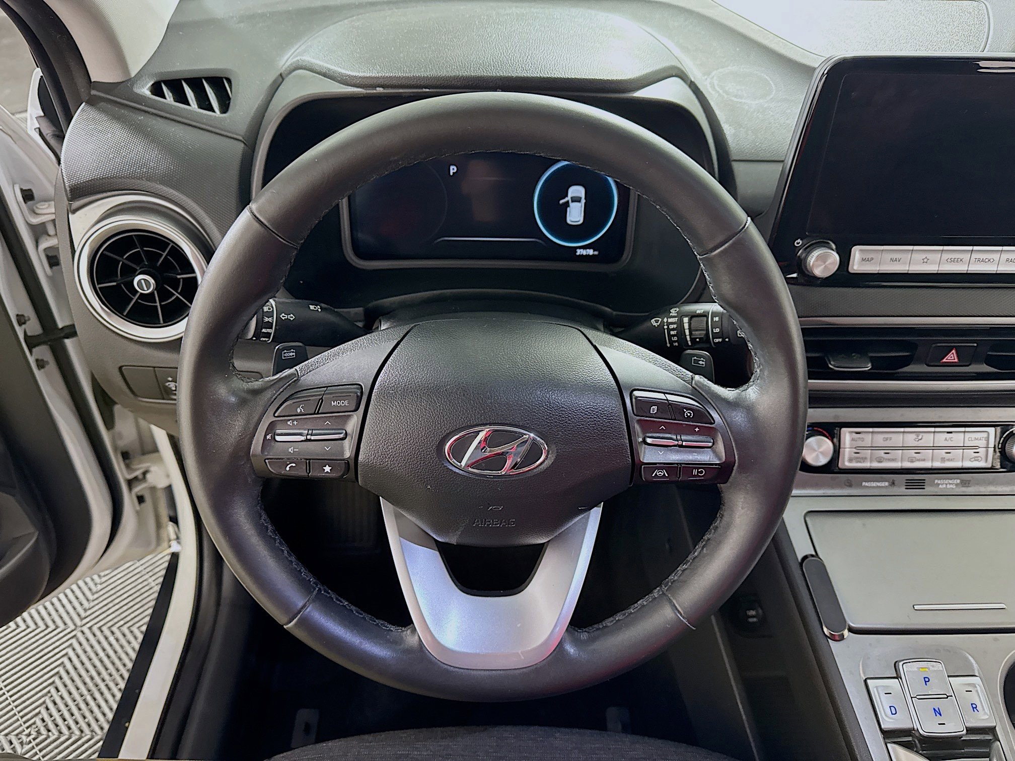 Used 2023 Hyundai Kona SEL image 14