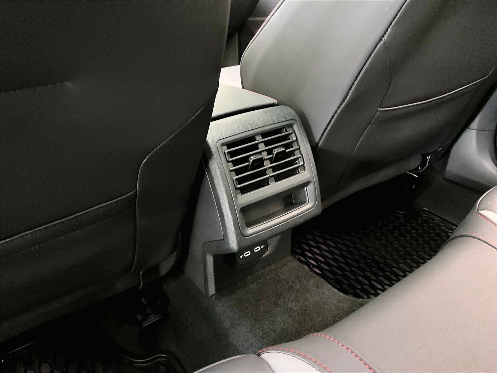 Used 2024 Volkswagen GTI SE FWD image 37
