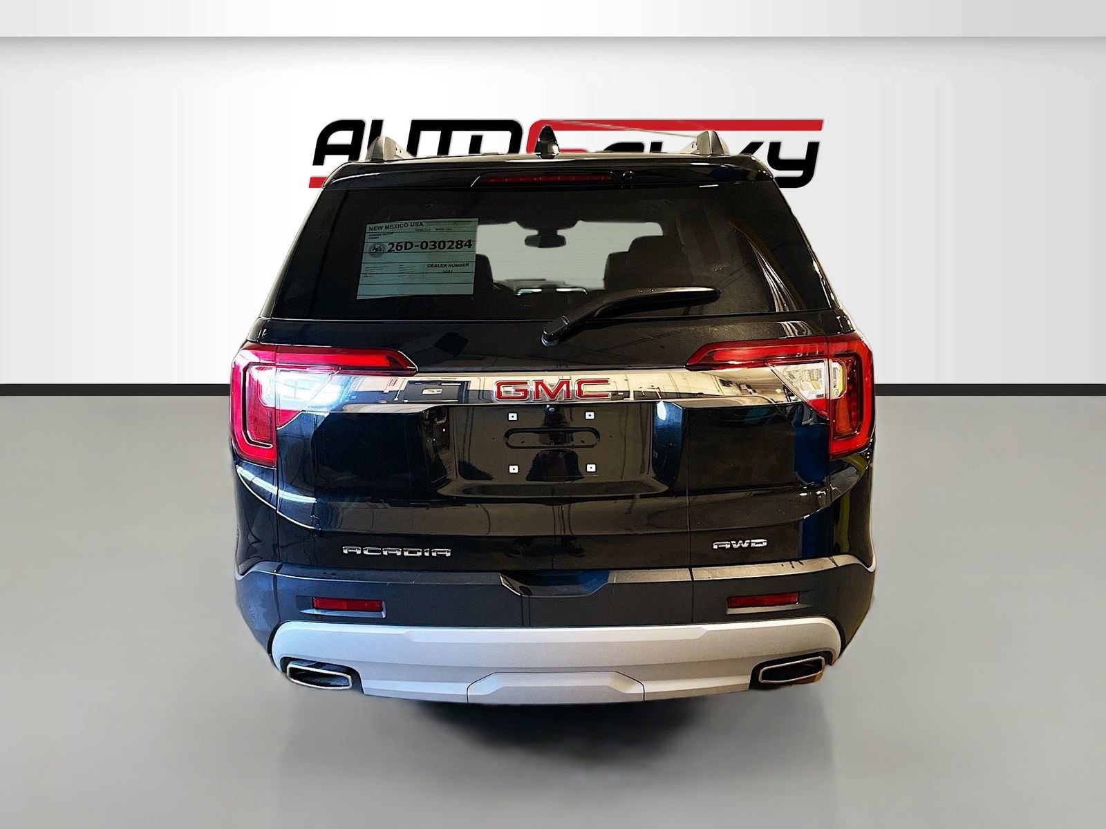 Used 2023 GMC Acadia SLT w/ Preferred Package image 6