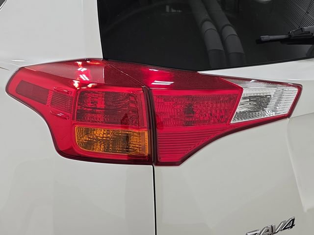 Used 2015 Toyota RAV4 Limited image 33