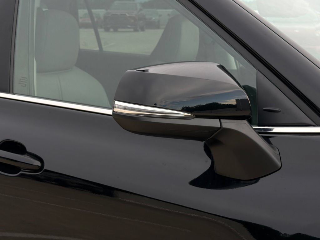 New 2026 Toyota Highlander XLE AWD/4WD image 9