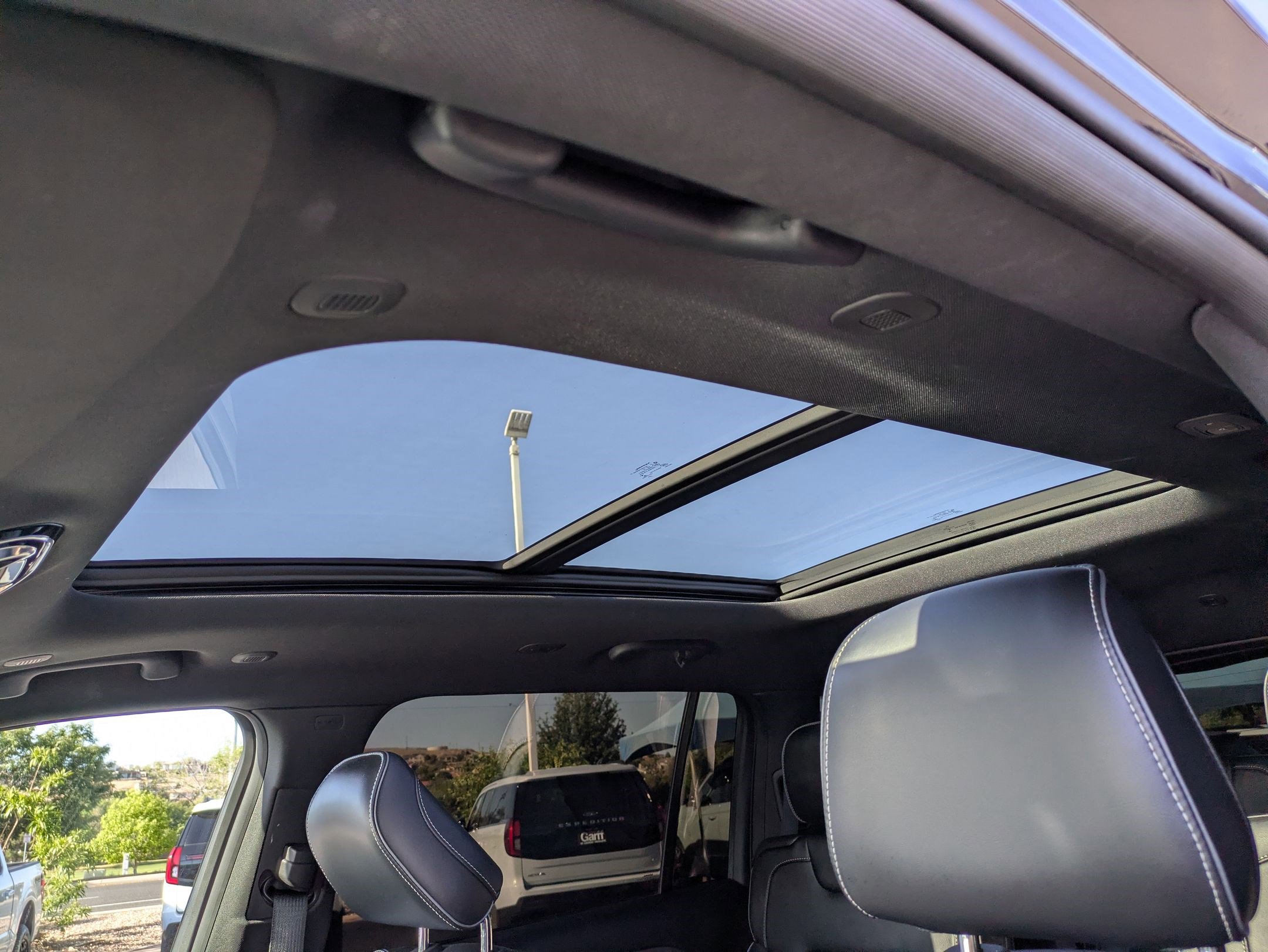 Used 2023 Jeep Grand Cherokee L Overland image 16