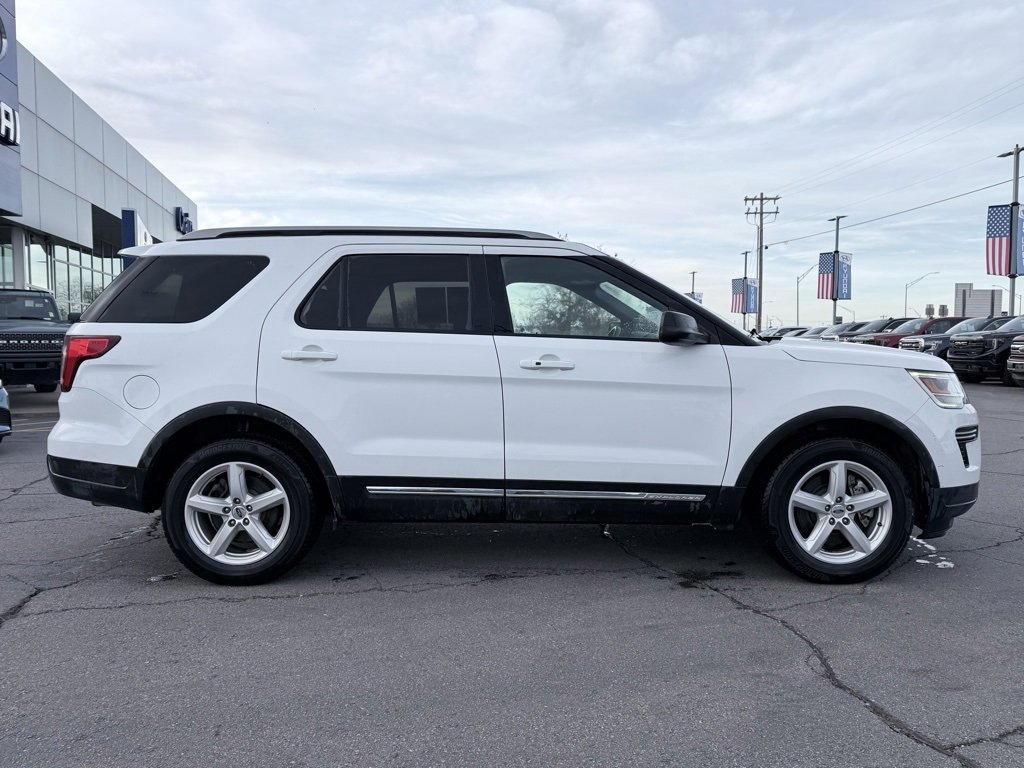 Used 2018 Ford Explorer XLT image 9