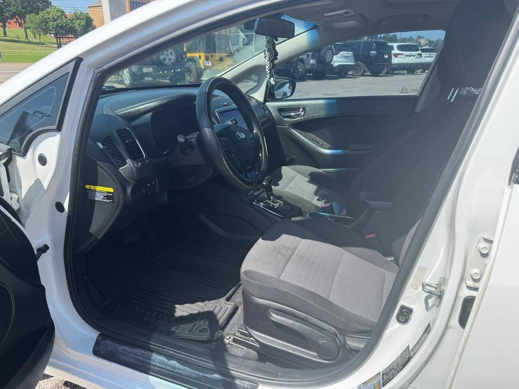 Used 2018 Kia Forte S w/ S Technology Plus Package FWD image 14