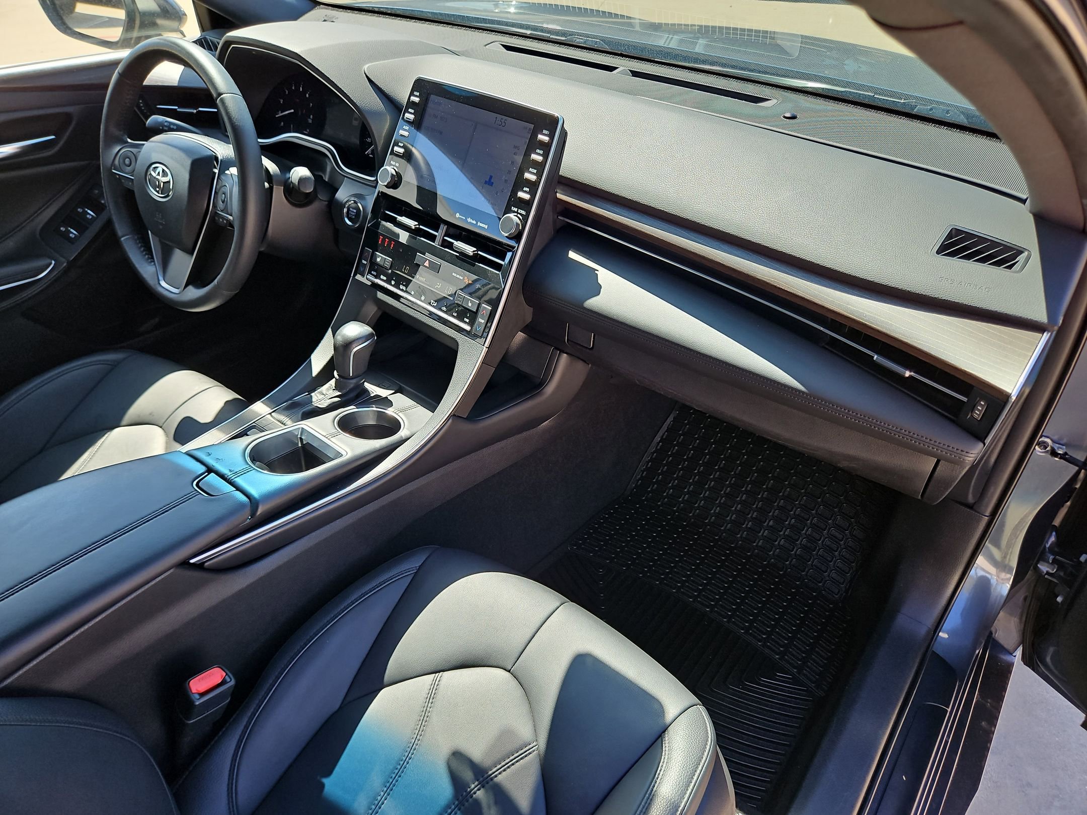 Used 2022 Toyota Avalon XLE FWD image 29