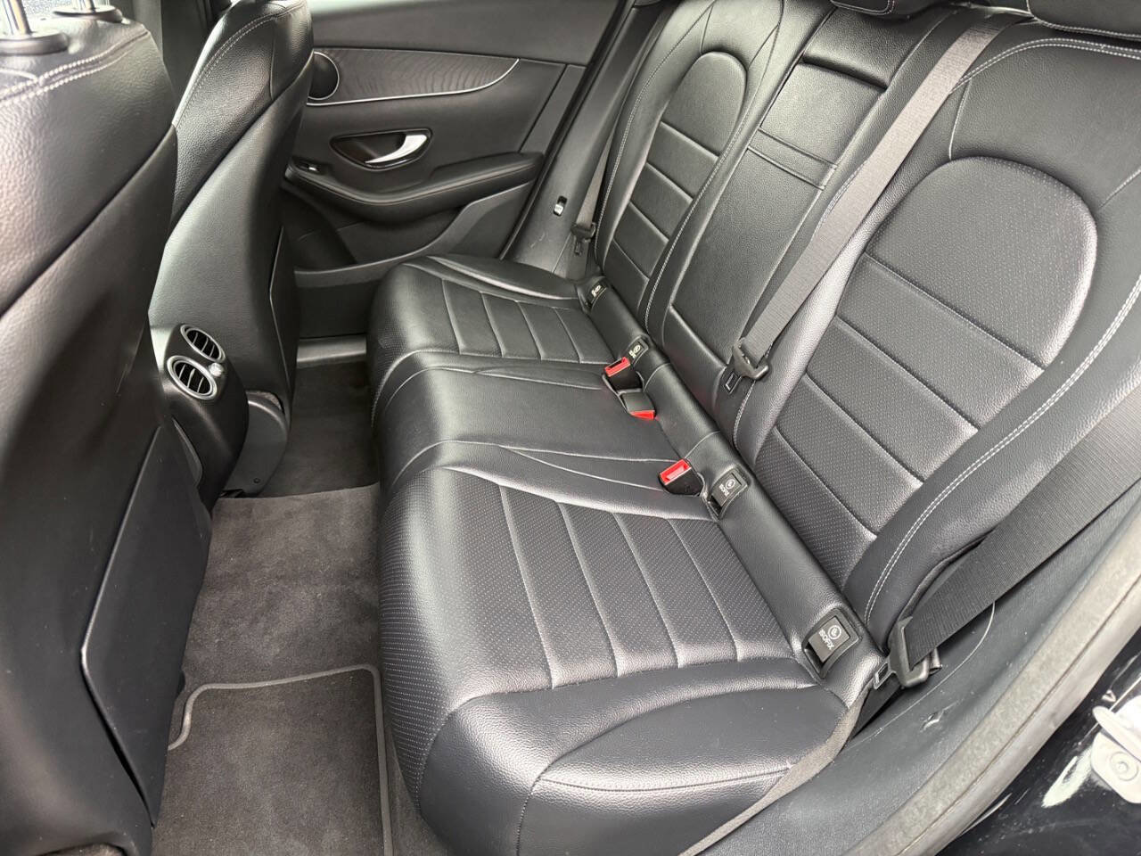 Used 2016 Mercedes-Benz GLC 300 w/ Premium Package image 4