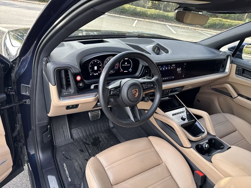 Used 2024 Porsche Cayenne S image 12