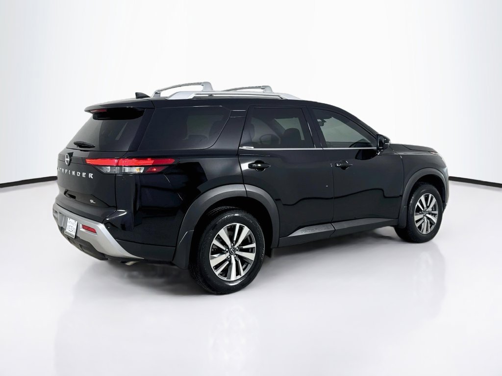Used 2025 Nissan Pathfinder SL FWD image 8