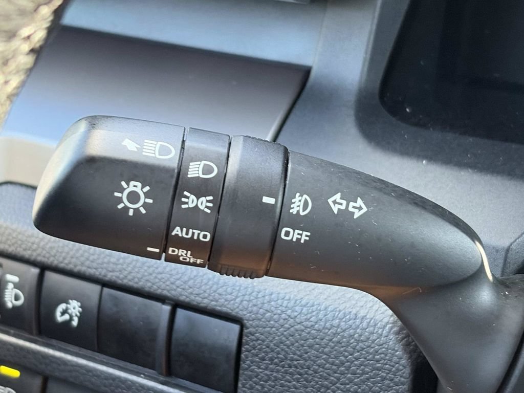 Used 2024 Toyota Tacoma SR5 AWD/4WD image 32