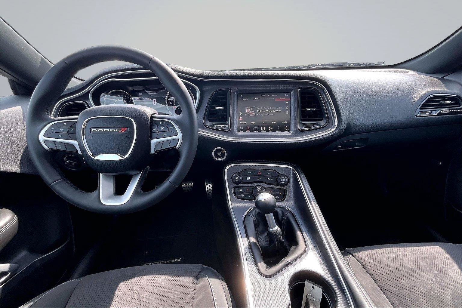 Used 2015 Dodge Challenger R/T Plus RWD image 31