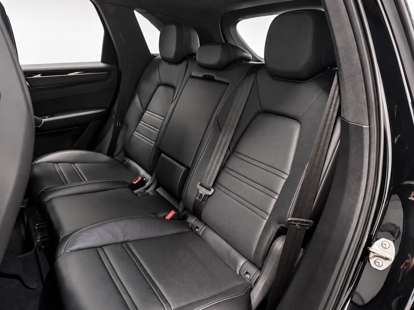 Used 2020 Porsche Cayenne Turbo AWD/4WD image 16