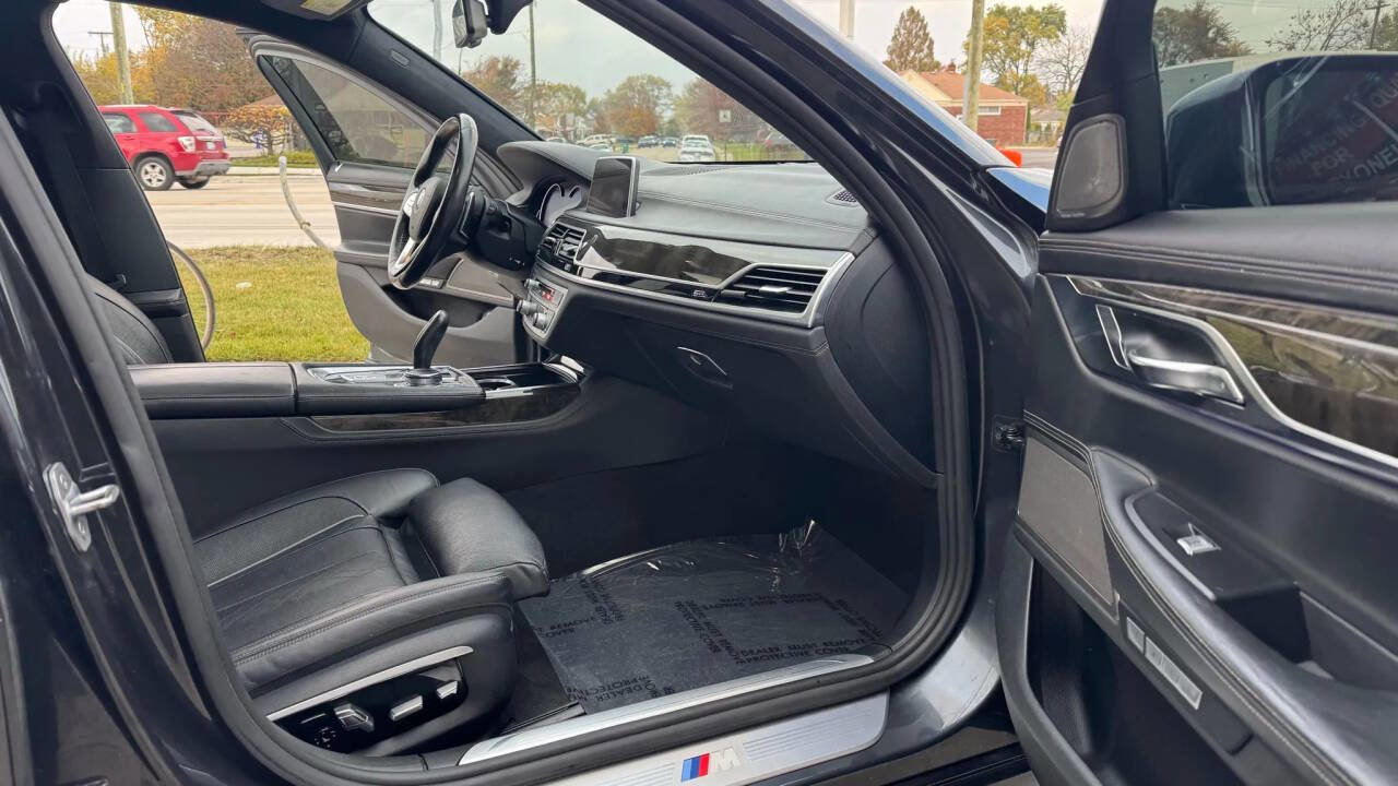 Used 2016 BMW 750i xDrive image 18