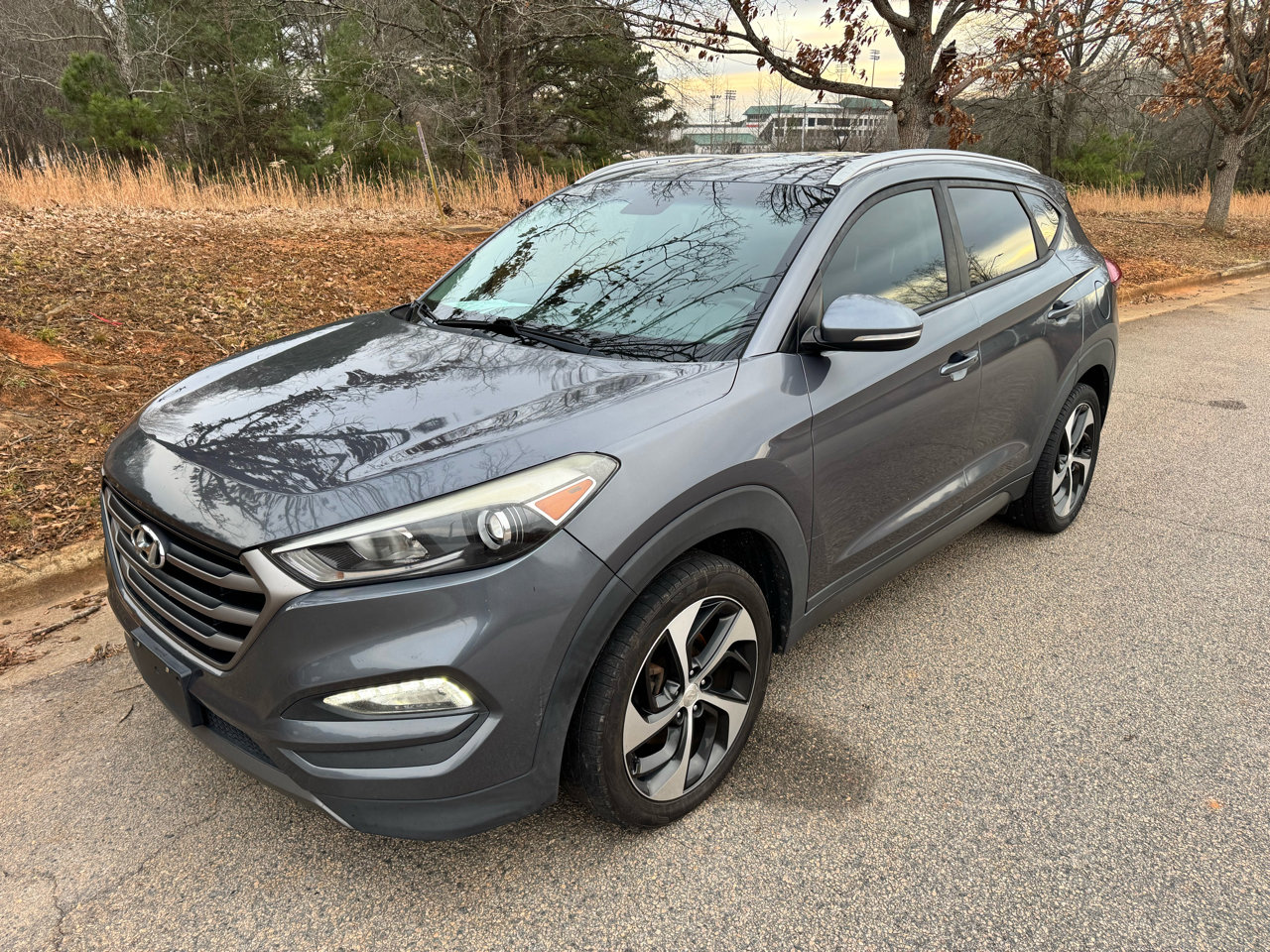 Used 2016 Hyundai Tucson Sport image 3