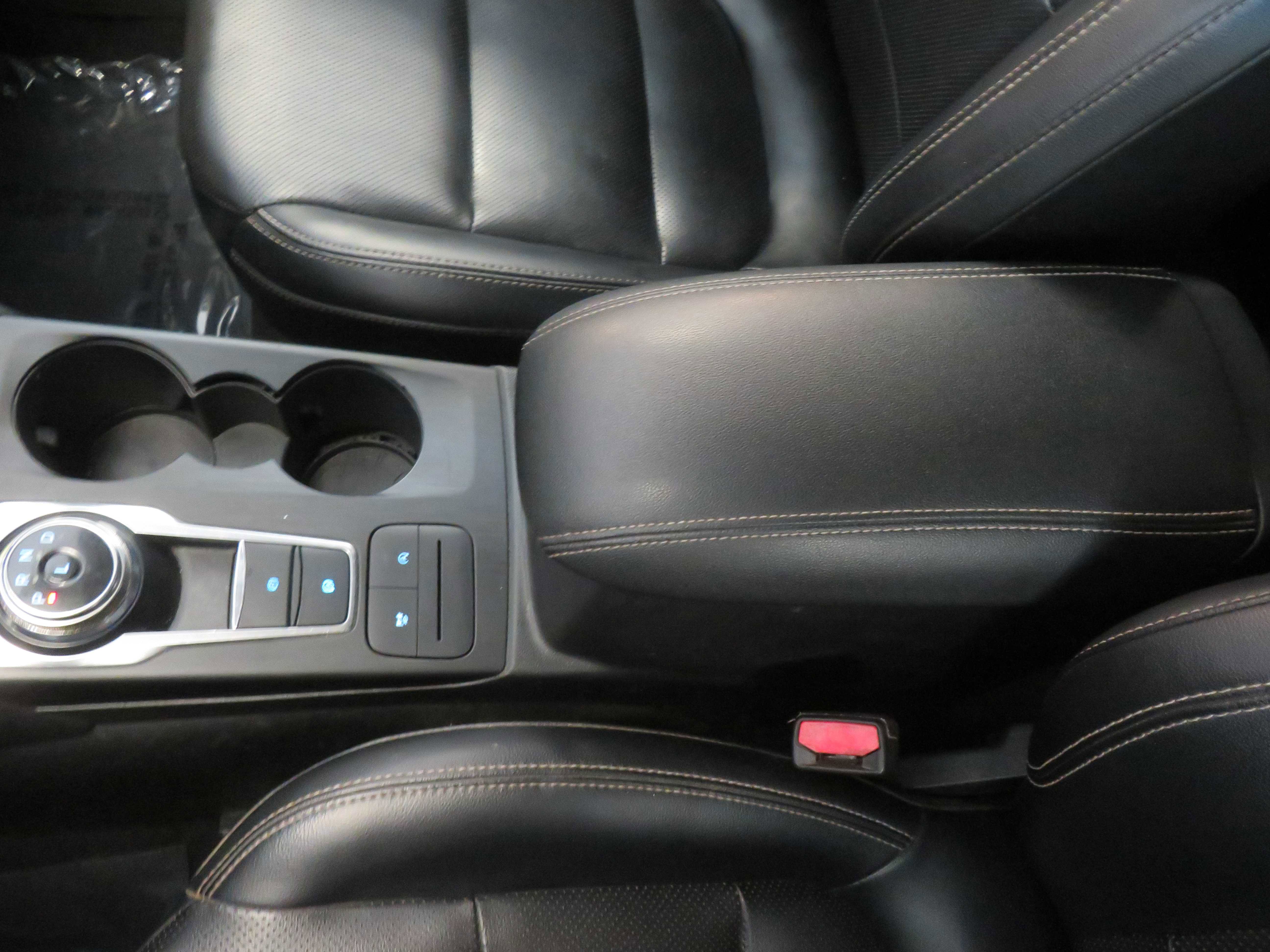 Used 2020 Ford Escape SEL image 39