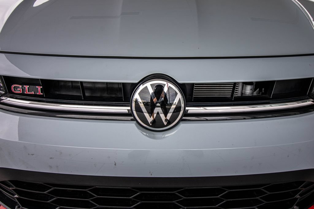 Certified 2026 Volkswagen Jetta GLI Autobahn FWD image 8