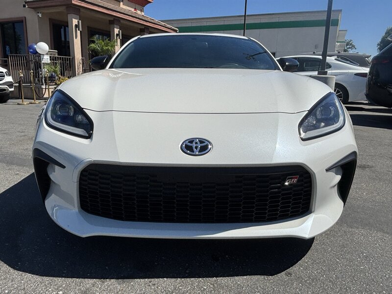Used 2025 Toyota GR86 Premium w/ ALL Weather Mat Package (TMS) RWD image 9