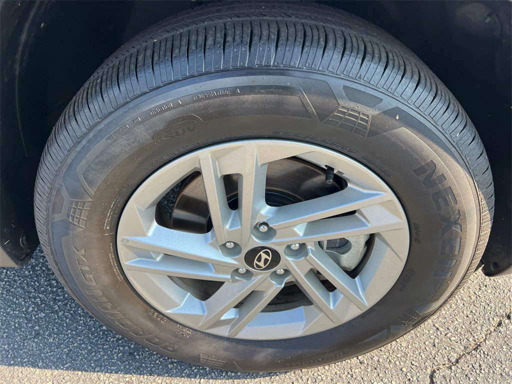 Used 2025 Hyundai Tucson SE image 12