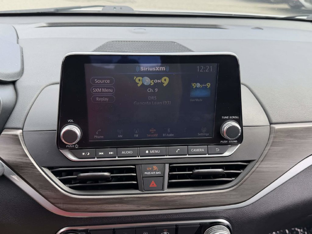 Used 2024 Nissan Altima 2.5 SV FWD image 32