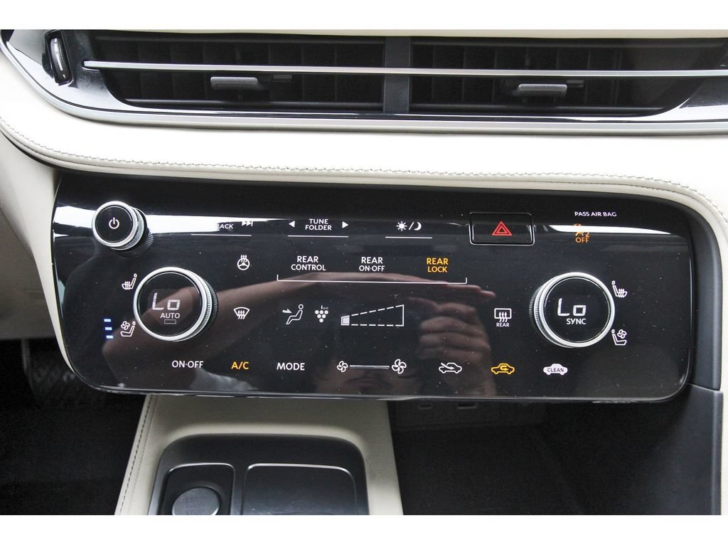 Used 2023 INFINITI QX60 Sensory w/ Vision Package AWD/4WD image 30