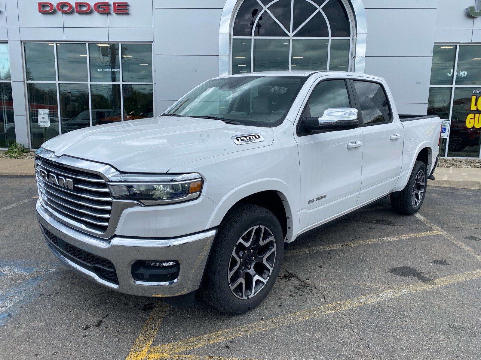 Used 2025 RAM 1500 Laramie AWD/4WD video 1