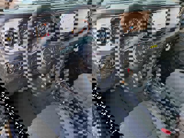 New 2025 Jeep Gladiator Sport image 10