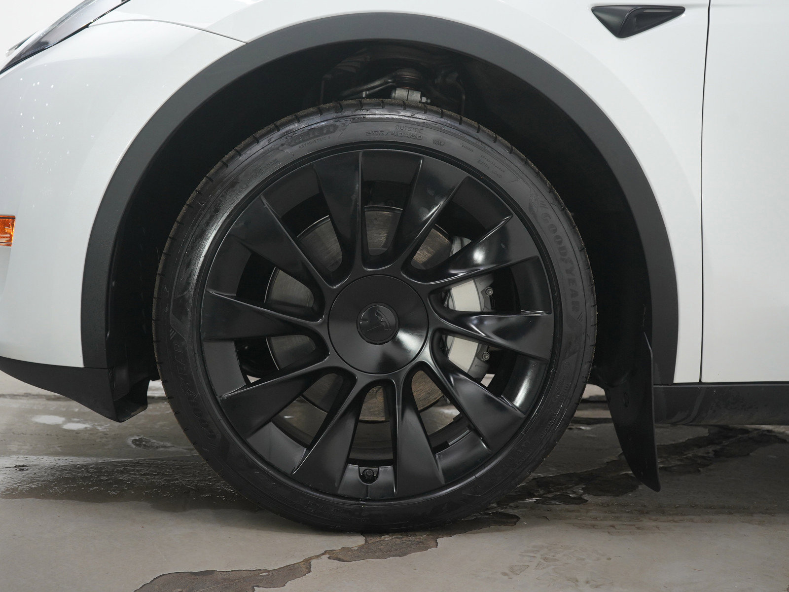 Used 2024 Tesla Model Y Long Range image 27