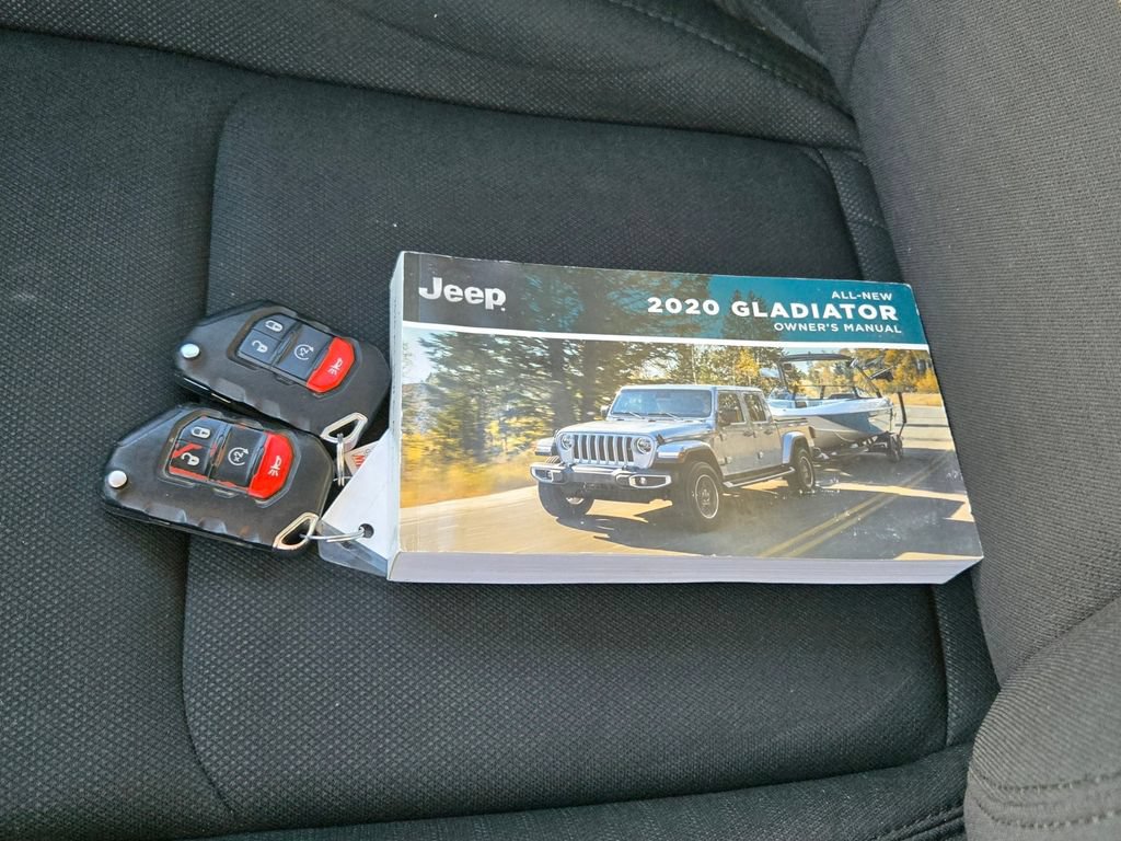 Used 2020 Jeep Gladiator Overland w/ LED Lighting Group AWD/4WD image 12