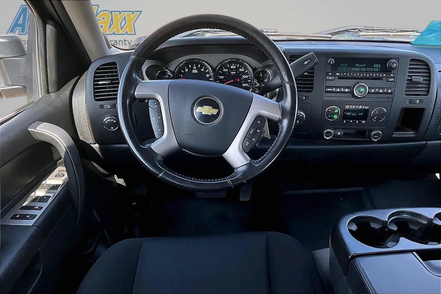 Used 2010 Chevrolet Silverado 2500 LT w/ Interior Plus Package AWD/4WD image 8