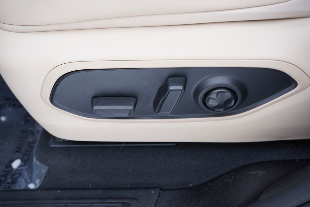 Certified 2024 Jeep Grand Cherokee Limited w/ MOPAR Finishing Package image 26