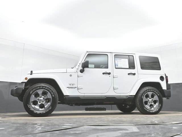 Used 2017 Jeep Wrangler Unlimited Sahara w/ Connectivity Group AWD/4WD image 41
