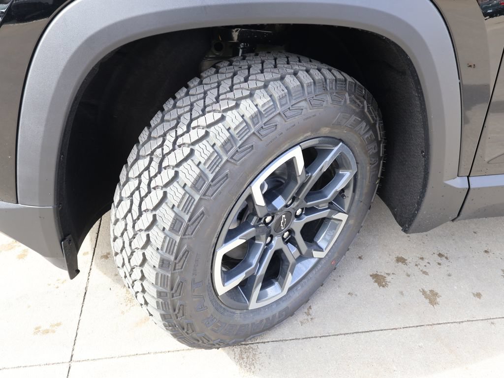 New 2026 Chevrolet Equinox ACTIV w/ Safety and Technology Package AWD/4WD image 37