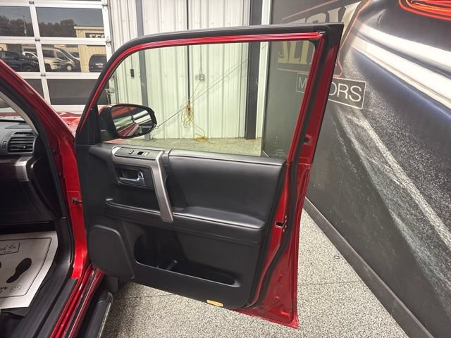 Used 2022 Toyota 4Runner Limited AWD/4WD image 28