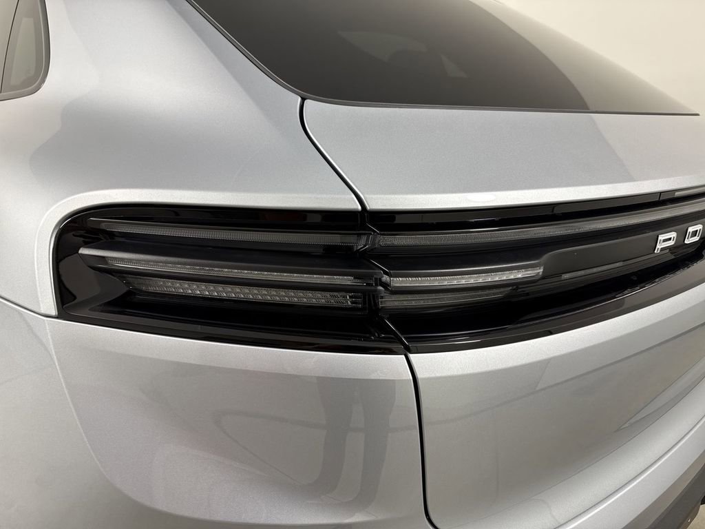 New 2026 Porsche Macan 4 Electric AWD/4WD image 18