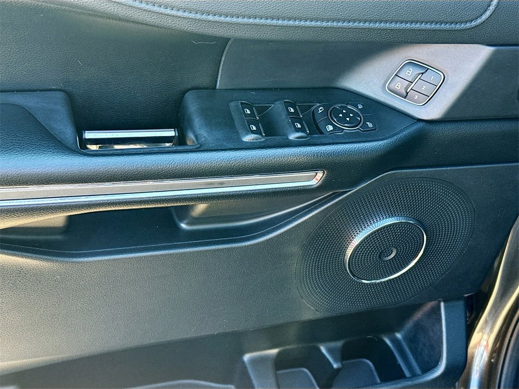 Used 2021 Ford Expedition XLT image 19