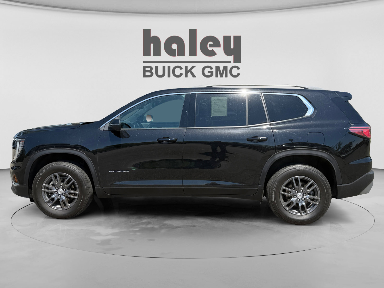 Used 2025 GMC Acadia Elevation image 2
