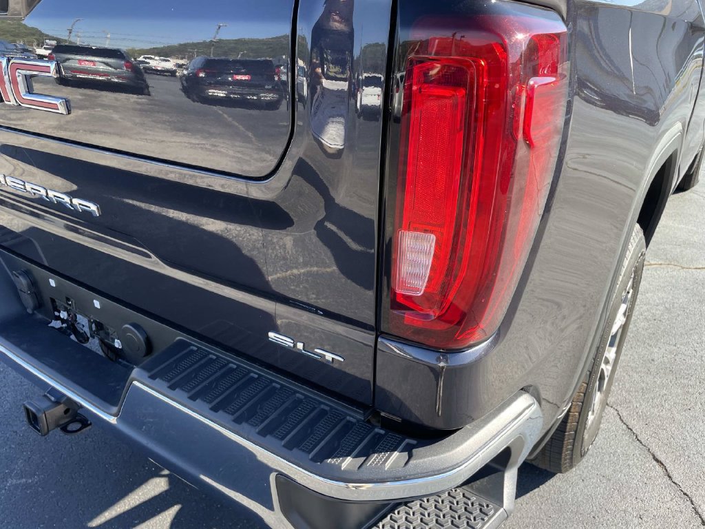 Used 2025 GMC Sierra 1500 SLT RWD image 19