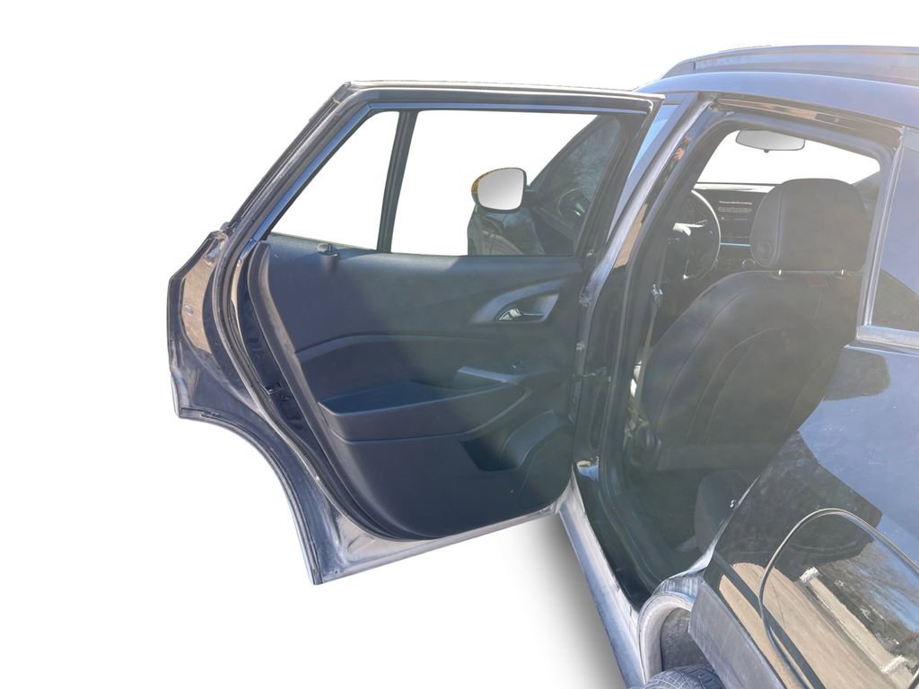 Certified 2025 Chevrolet Trax RS w/ Sunroof Package image 20