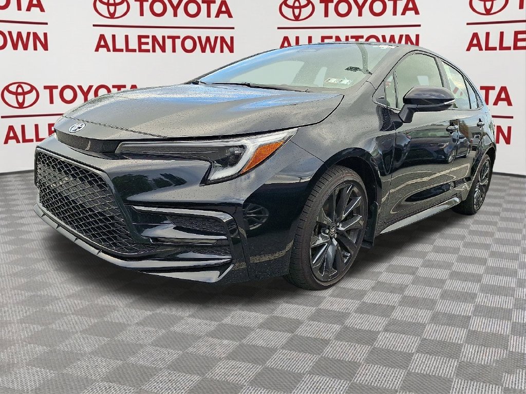 Used 2025 Toyota Corolla SE AWD/4WD image 3