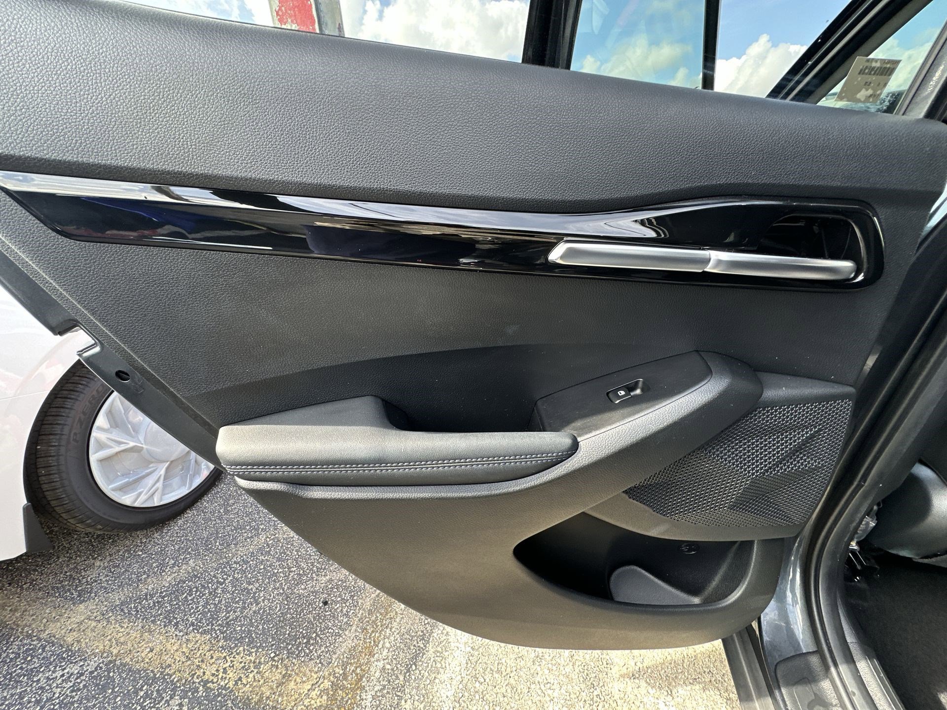 Certified 2023 Kia Seltos S image 31