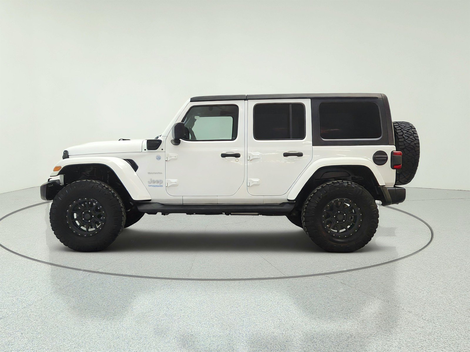 Used 2021 Jeep Wrangler Unlimited Sahara w/ Dual Top Group AWD/4WD image 8