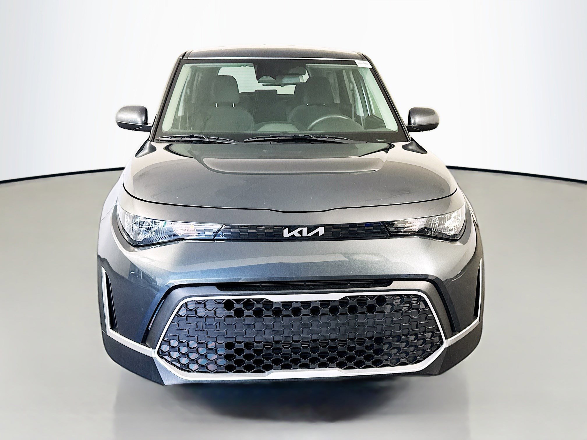 Used 2023 Kia Soul LX FWD image 2