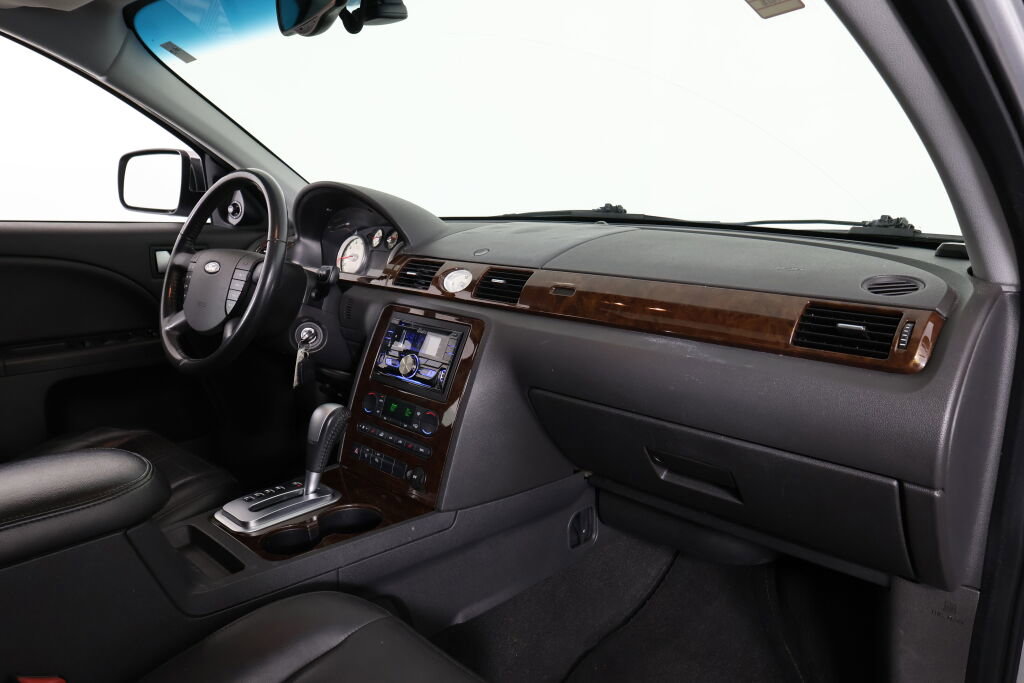 Used 2005 Ford Five Hundred Limited image 23