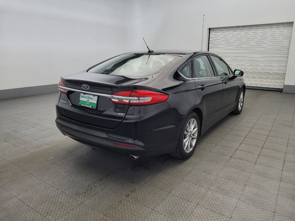 Used 2017 Ford Fusion SE image 9