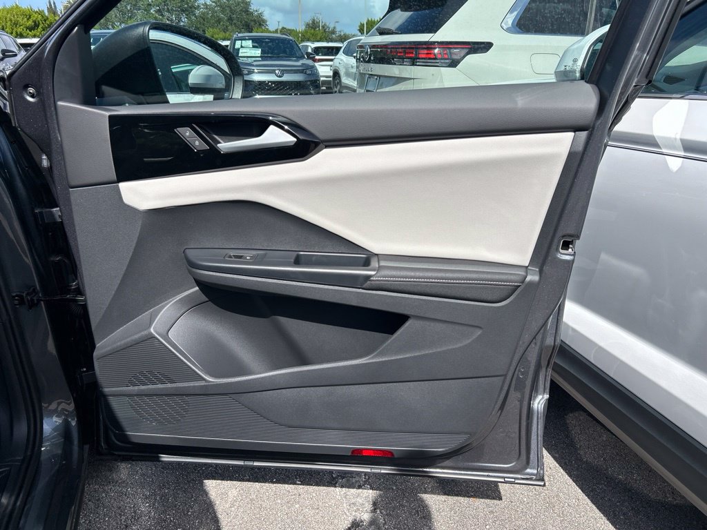 New 2027 Volkswagen Taos S FWD image 39