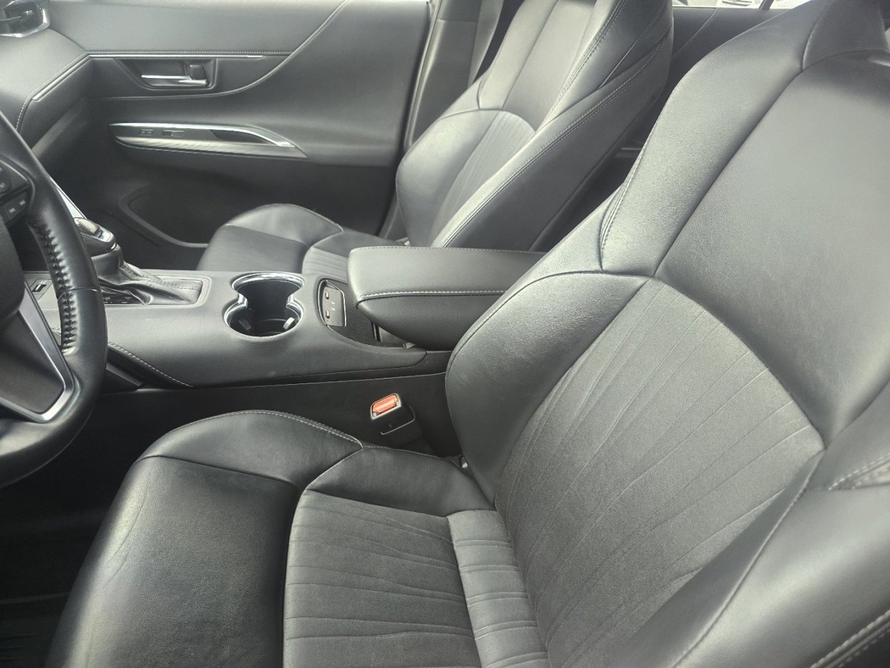 Used 2021 Toyota Venza XLE image 18