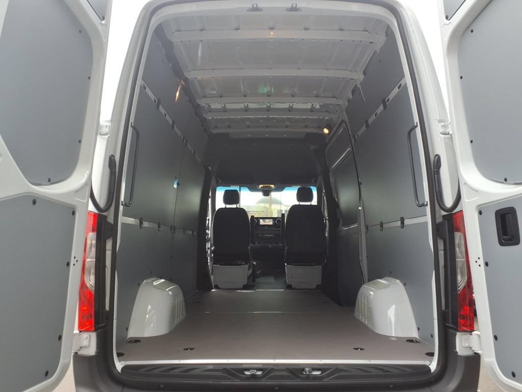 New 2026 Mercedes-Benz Sprinter 2500 image 25