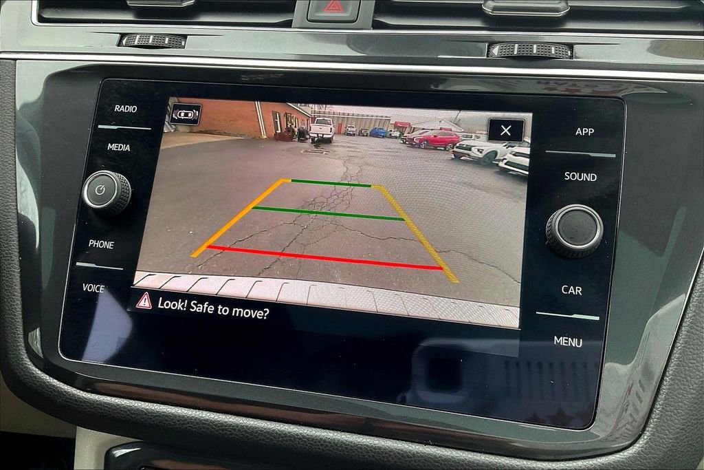 Used 2023 Volkswagen Tiguan SE w/ Panoramic Sunroof Package image 20