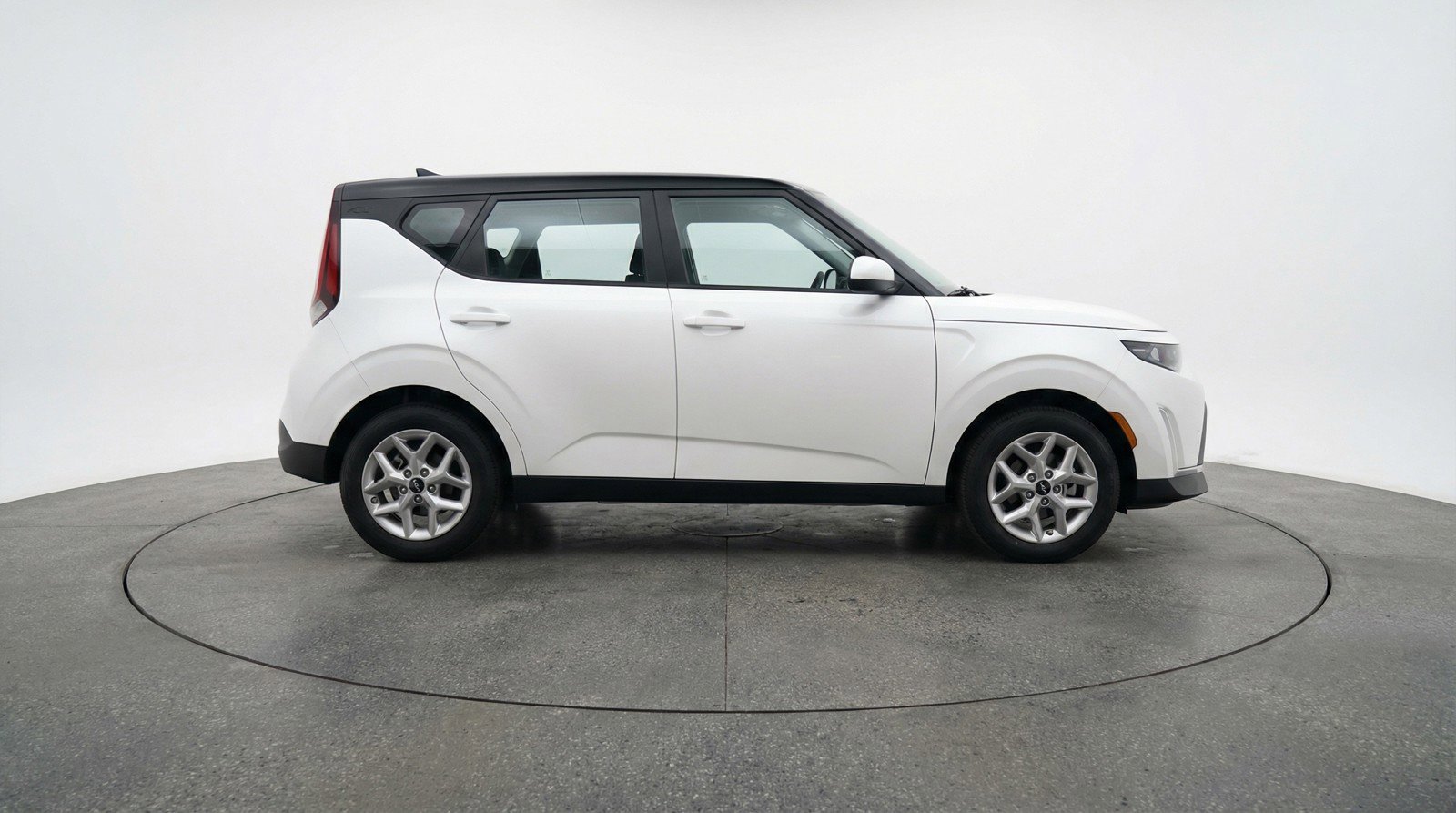 Used 2025 Kia Soul LX w/ LX Technology Package image 11