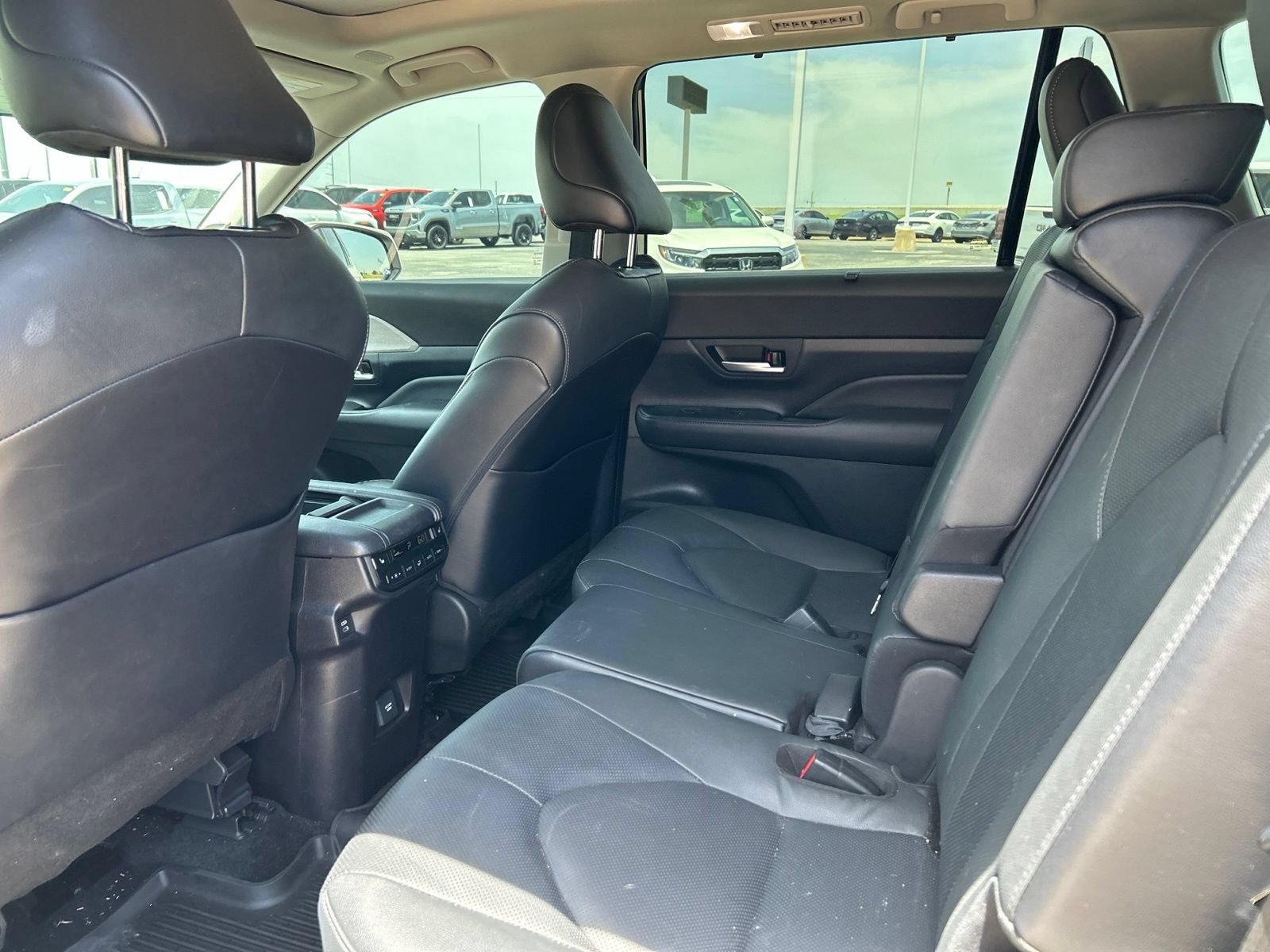 Used 2024 Toyota Grand Highlander FWD image 11